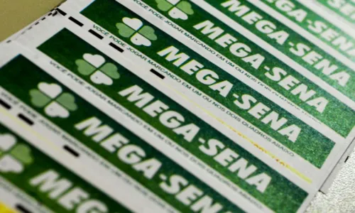 
				
					Mega-Sena acumula mais uma vez e pode pagar R$ 105 milhões
				
				