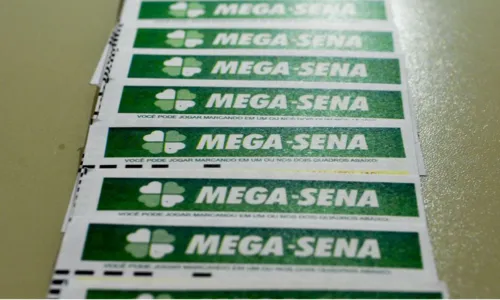 
				
					Mega-Sena pode pagar neste sábado prêmio de R$ 30 milhões
				
				