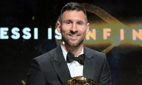 
				
					Messi faz história e conquista Bola de Ouro  pela oitava vez
				
				