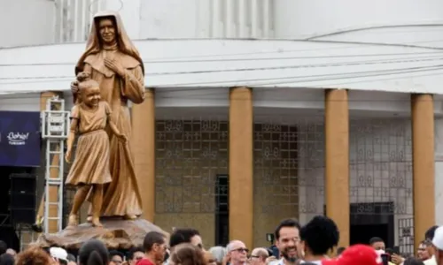 
				
					Monumento em homenagem à Santa Dulce dos Pobres é inaugurado
				
				