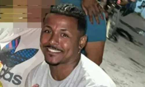 
				
					Músico é atingido por bala perdida durante ação policial em Salvador
				
				