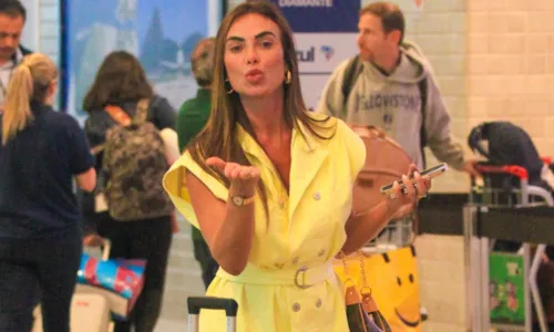 
				
					Nicole Bahls posa com bolsa de R$14 mil em aeroporto; FOTOS
				
				