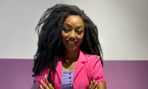 
				
					‘Nosso cabelo é político', reforça trancista sobre estética negra
				
				