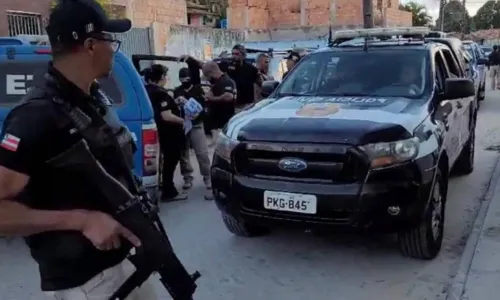 
				
					Operação da Polícia Civil prende ao menos 6 pessoas no extremo sul da Bahia
				
				