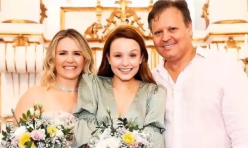 
				
					Pais de Larissa Manoela colocam mansão da atriz à venda por R$10 milhões
				
				
