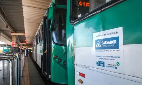 
				
					Passagem de ônibus tem reajuste e custará R$ 5,20 em Salvador
				
				