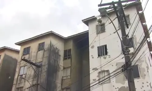 
				
					Pintor morre após cair de 4º andar de prédio que trabalhava em Salvador
				
				