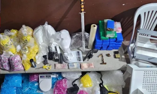 
				
					Polícia Militar desarticula laboratório de drogas em Salvador
				
				