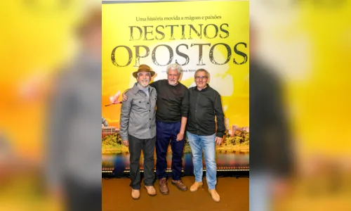 
		Pré-estreia de 'Destinos Opostos' reúne elenco em São Paulo
