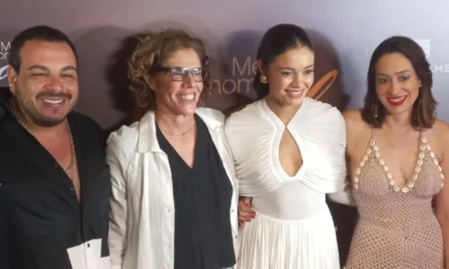 
				
					Pré-estreia de 'Meu Nome é Gal' reúne elenco do filme em Salvador
				
				