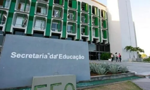 
				
					Protesto: professores paralisam aulas em universidades estaduais da BA
				
				