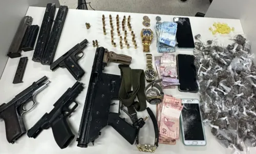 
				
					Quatro suspeitos morrem em troca de tiros com PMs em Cosme de Farias
				
				
