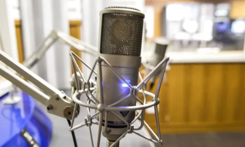 
				
					Rádios Comunitárias: um meio de comunicação que resiste nos bairros
				
				