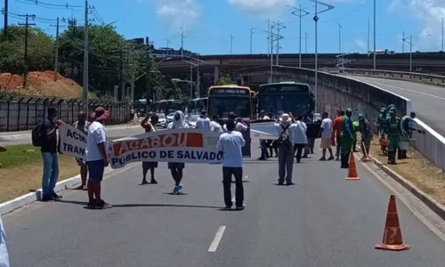 
				
					Rodoviários da extinta CSN fazem novo protesto em Salvador
				
				