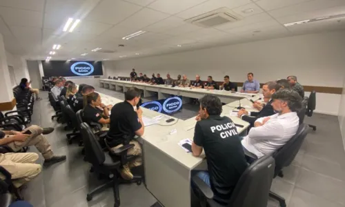 
				
					SSP-BA e Polícia Federal discutem ações após operação com 5 mortos em Salvador
				
				