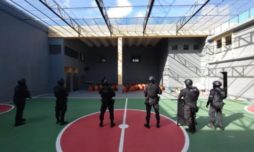 
				
					SSP-BA e Seap realizam mega operação em mais de 15 presídios da BA
				
				