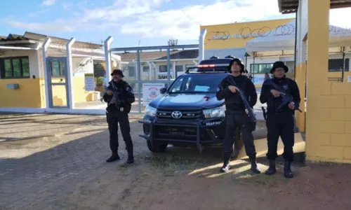 
				
					SSP-BA e Seap realizam mega operação em mais de 15 presídios da BA
				
				