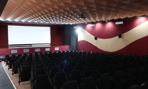 
				
					Sala de Cinema Walter da Silveira realiza exibição de filmes gratuitos
				
				