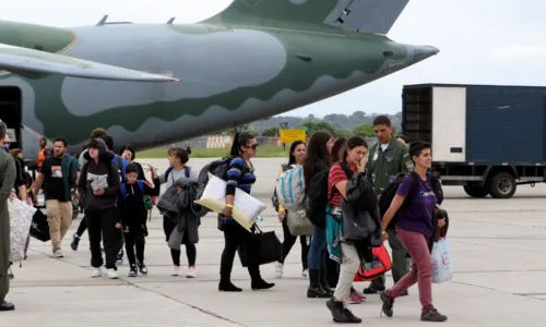 
				
					Sétimo voo da FAB vindo de Israel repatria 67 brasileiros e 9 pets
				
				
