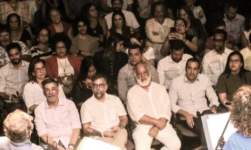 
				
					Teatro Vila Velha faz 59 anos com festa; prefeito anuncia restauração
				
				