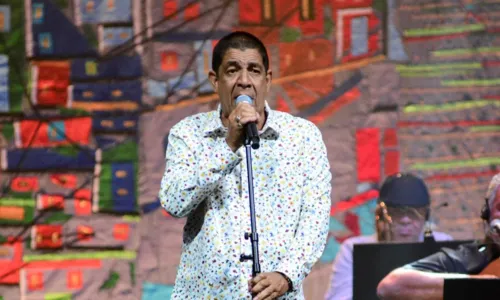 
				
					Thiago Martins faz rara aparição com a mãe em show de Zeca Pagodinho
				
				