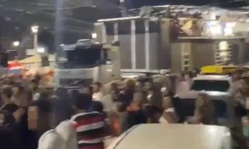 
				
					Tiros provocam tumulto em 'arrastão' no bairro da Liberdade
				
				