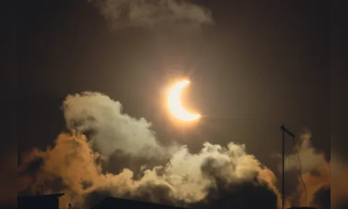 					Veja fotos inéditas do eclipse em Salvador; entenda fenômeno				