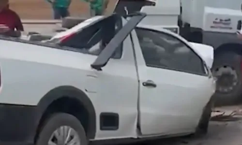 
				
					Vídeo: Acidente entre carro e caminhão deixa jovem morto na Bahia
				
				