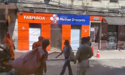 
				
					Vídeo: incêndio atinge farmácia no Campo Grande, em Salvador
				
				