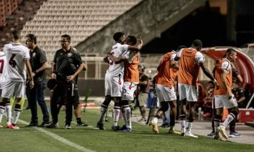 
				
					Vitória é sólido e abre contagem regressiva para Série A
				
				