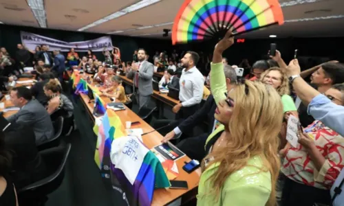 
				
					Votação de projeto que impede casamento homoafetivo é adiada
				
				