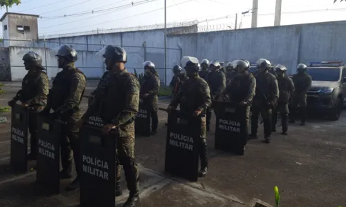 
				
					Ação acha facas, drogas e celulares em presídio de Teixeira de Freitas
				
				