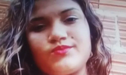 
				
					Adolescente é morta a facadas e ex-namorado é detido suspeito do crime
				
				