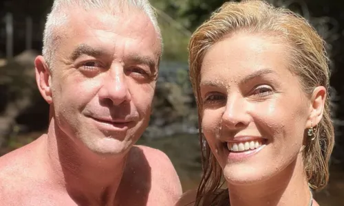 
				
					Ana Hickmann casou com marido aos 16 anos; relembre relação
				
				