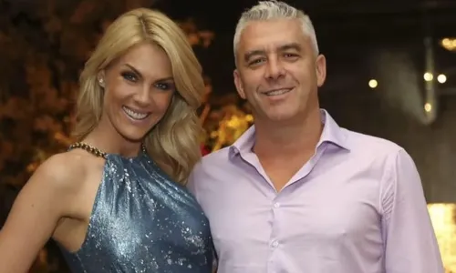 
				
					Ana Hickmann revela estar 'dias sem dormir' após agressão de marido
				
				