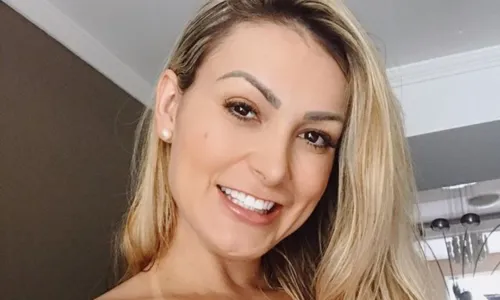 
				
					Andressa Urach recebe alta após cirurgia de emergência
				
				