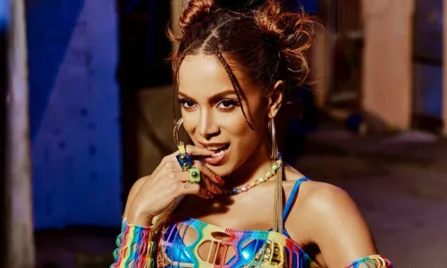 
				
					Anitta fala sobre casamento após viver noiva em clipe: 'Eu adoraria casar'
				
				