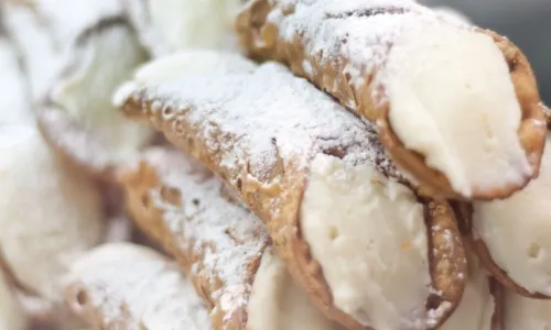 
				
					Aprenda a fazer cannoli, um dos doces mais famosos da Itália
				
				