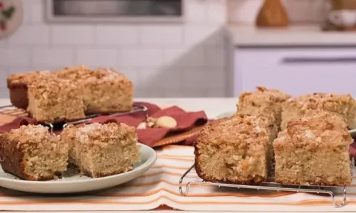 
				
					Aprenda receita fácil de bolo de maçã com castanha-do-pará
				
				