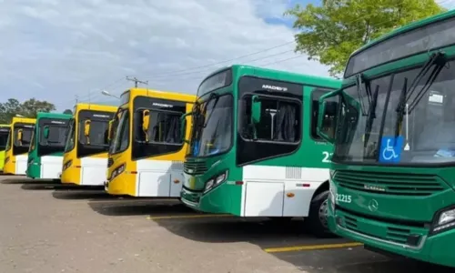 
				
					Assembleia de rodoviários atrasa saída de ônibus em Salvador
				
				