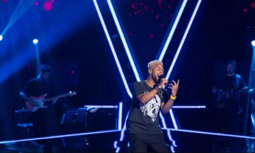 
				
					Baiano impressiona e vira as 4 cadeiras do 'The Voice' da Romênia
				
				