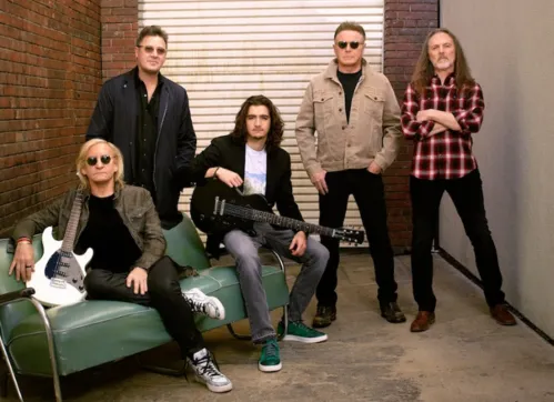 
				
					Banda Eagles faz primeiro show de sua turnê de despedida em Nova York
				
				