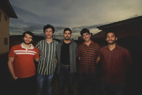 
				
					Banda de pop rock Os Últimos Escolhidos do Futebol lança segundo EP
				
				