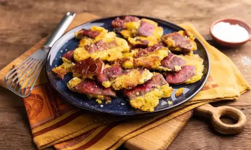 
				
					Batata-doce ao murro? Confira como fazer receita com 5 ingredientes
				
				