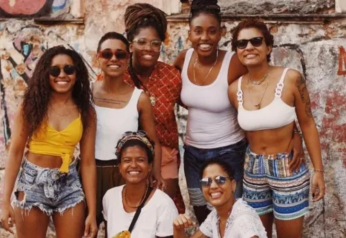 
				
					Batatinha Bar recebe show do Samba de Pretas neste sábado (19)
				
				