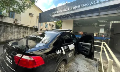 
				
					Bebê é encontrado abandonado próximo a lixo na Boca do Rio
				
				