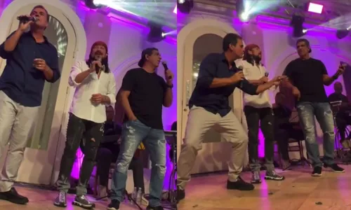 
				
					Bell Marques, Ricardo Chaves e Durval Lelys emocionam público show especial; assista
				
				