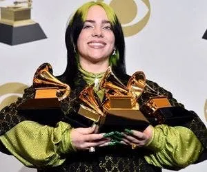 
				
					Billie Eilish afirma que está produzindo novo álbum
				
				