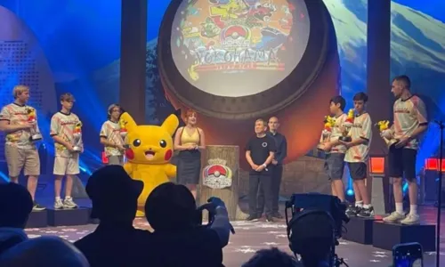 
				
					Brasileiro de 13 anos vence Campeonato Mundial de Pokémon no Japão
				
				