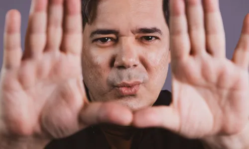 
				
					Cantor e compositor Luís Martins anuncia lançamento de novo álbum
				
				